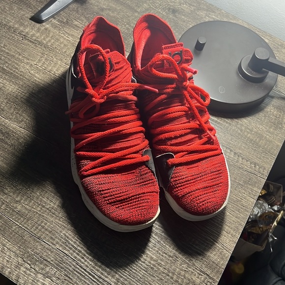 Kd. Size 9.5 men’s basketball shoes - Picture 8 of 9